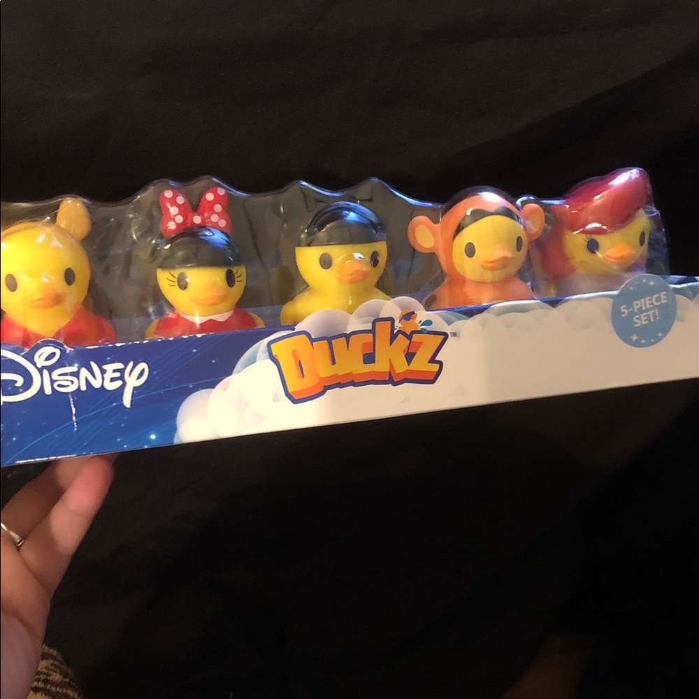 Disney Yellow Character Duckz 5-Piece Bath Toy Set